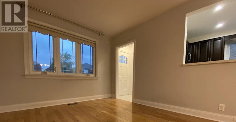 MAIN-92 Holwood Avenue, Toronto, ON, M6M 1P6 - 7