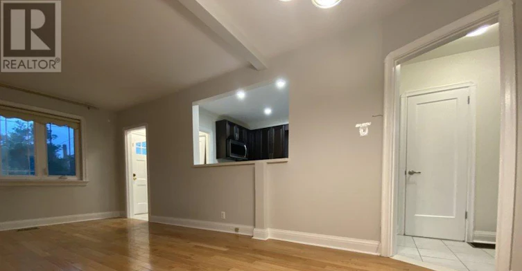 MAIN-92 Holwood Avenue, Toronto, ON, M6M 1P6 - 6