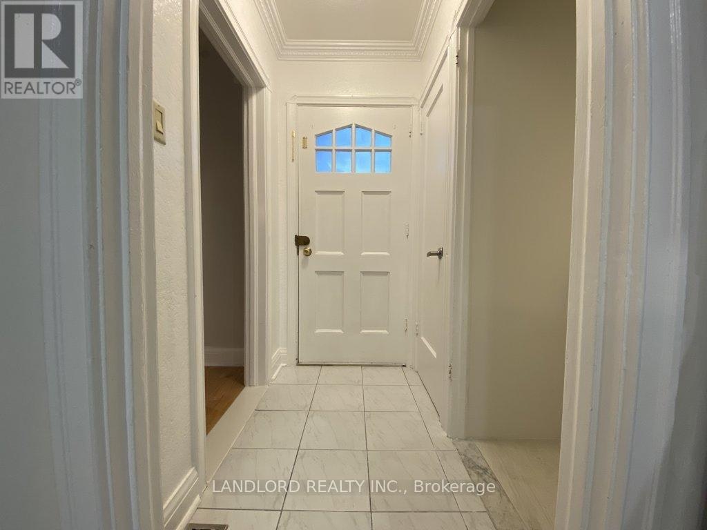 MAIN-92 Holwood Avenue, Toronto, ON, M6M 1P6 - 2
