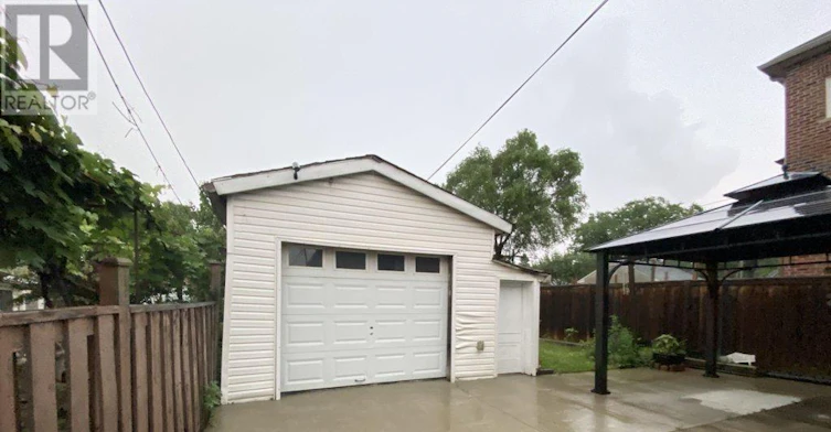 MAIN-92 Holwood Avenue, Toronto, ON, M6M 1P6 - 17