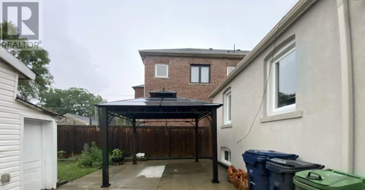 MAIN-92 Holwood Avenue, Toronto, ON, M6M 1P6 - 18