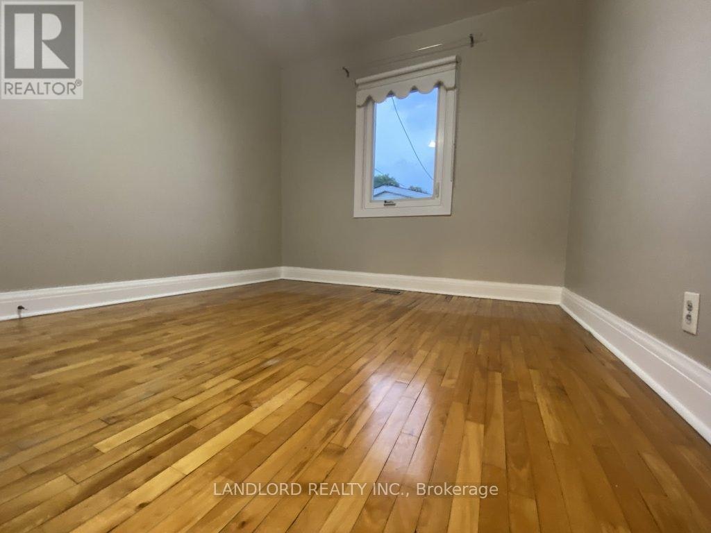 MAIN-92 Holwood Avenue, Toronto, ON, M6M 1P6 - 15