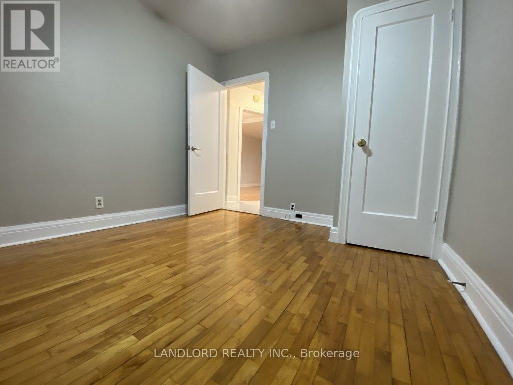 MAIN-92 Holwood Avenue, Toronto, ON, M6M 1P6 - 13