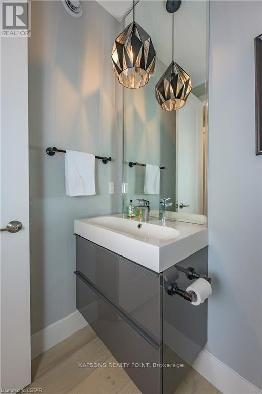2368 Red Thorne Avenue, London, ON, N6P 0E8 - 9