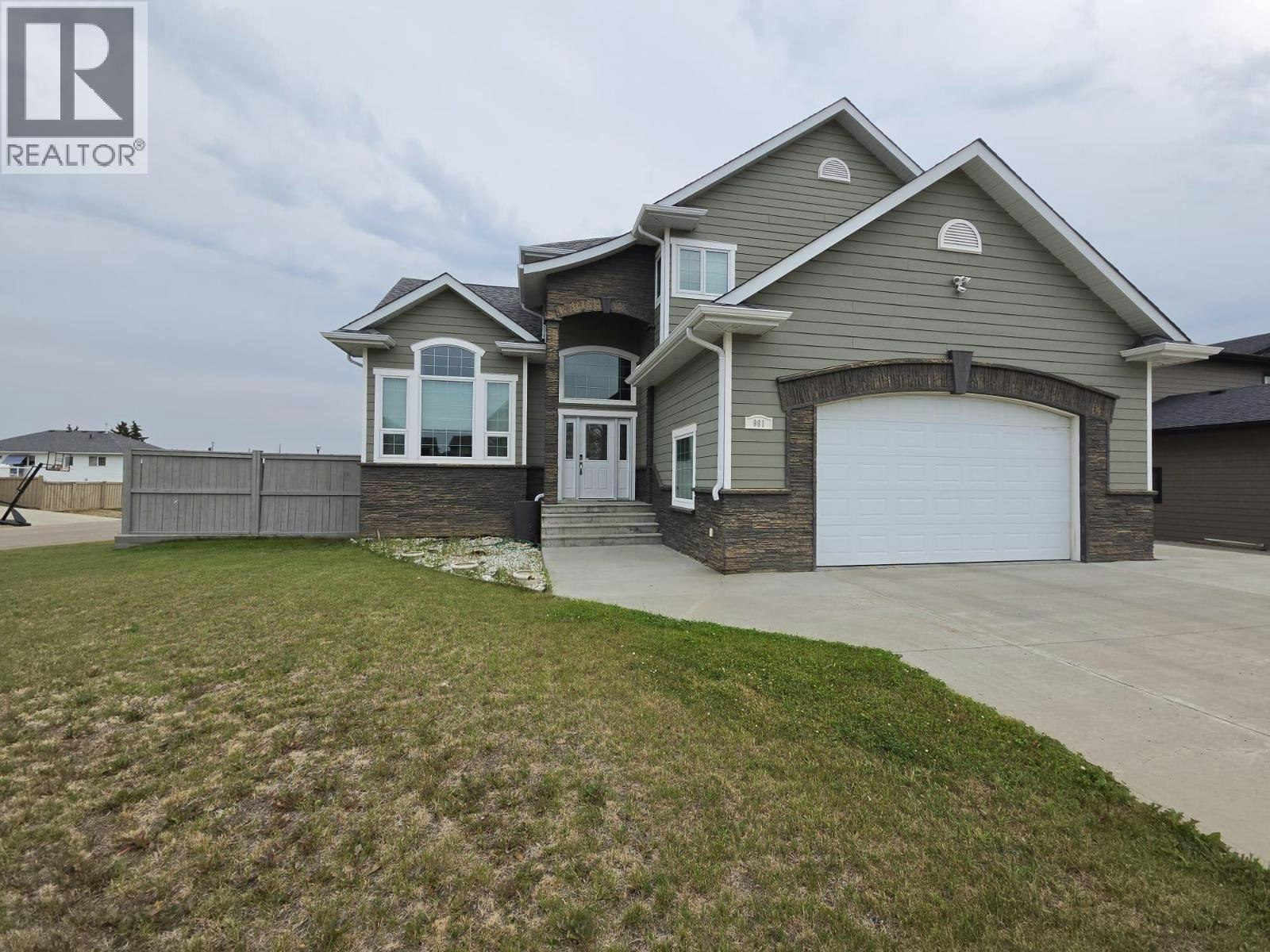 901 89 Avenue, Dawson Creek, BC, V1G 0A8
