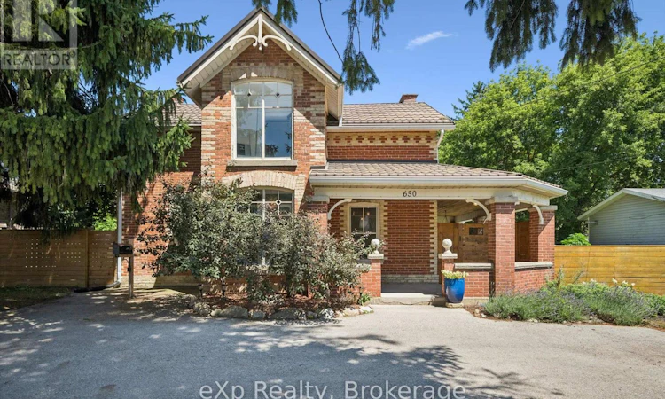 650 St David St, North Road
