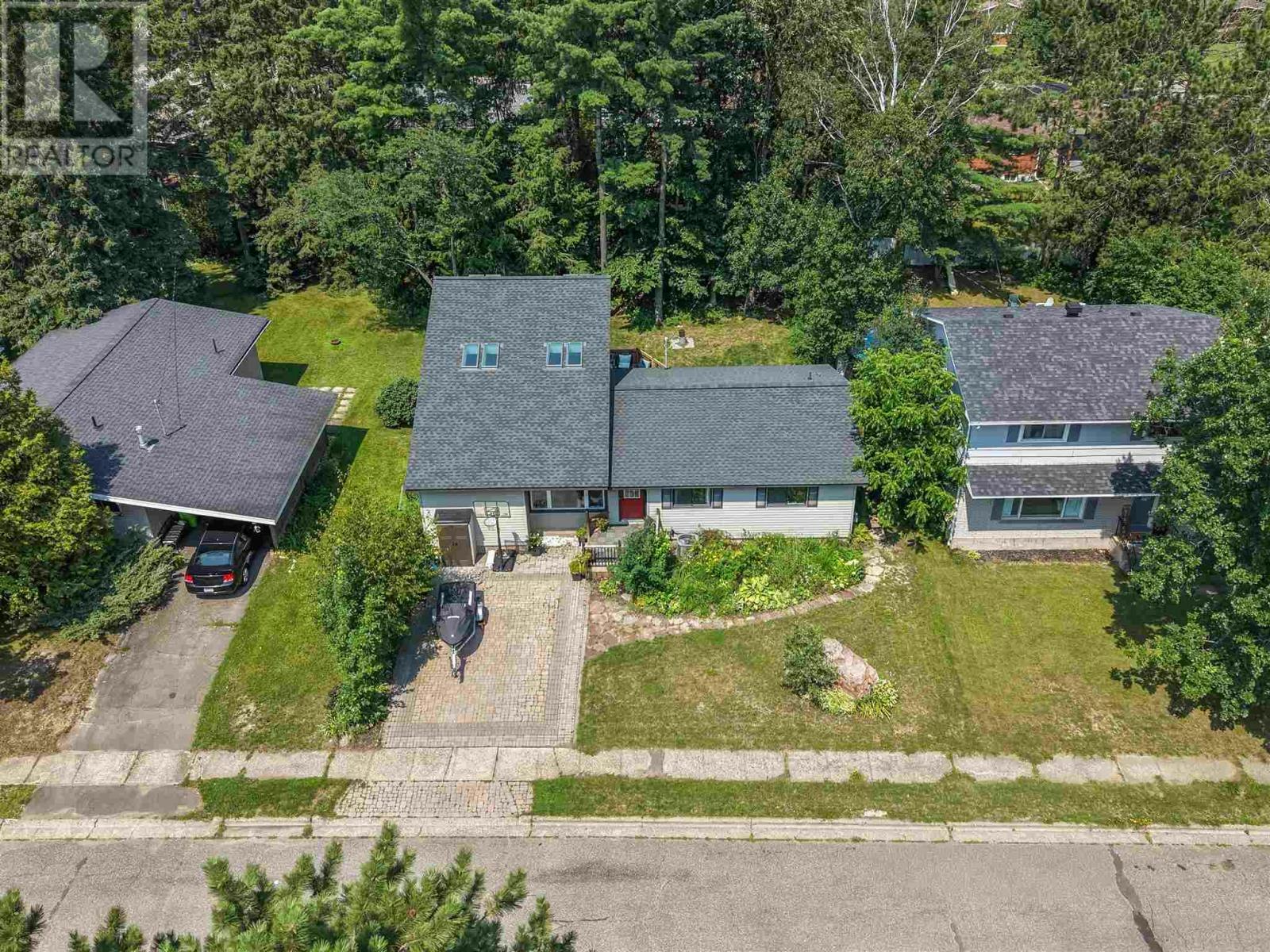 131 Meadow Park Crescent, Sault Ste. Marie, ON, P6A 4H1