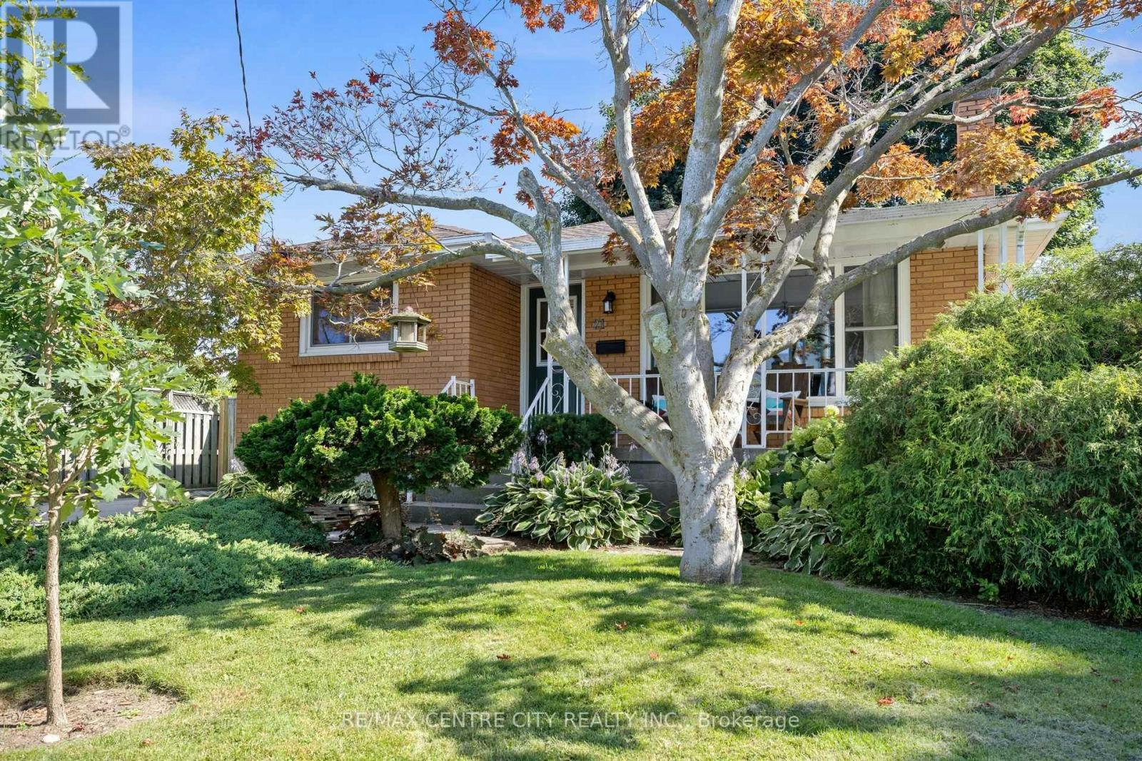 21 Spruce Street, St. Thomas, ON, N5R 1N4