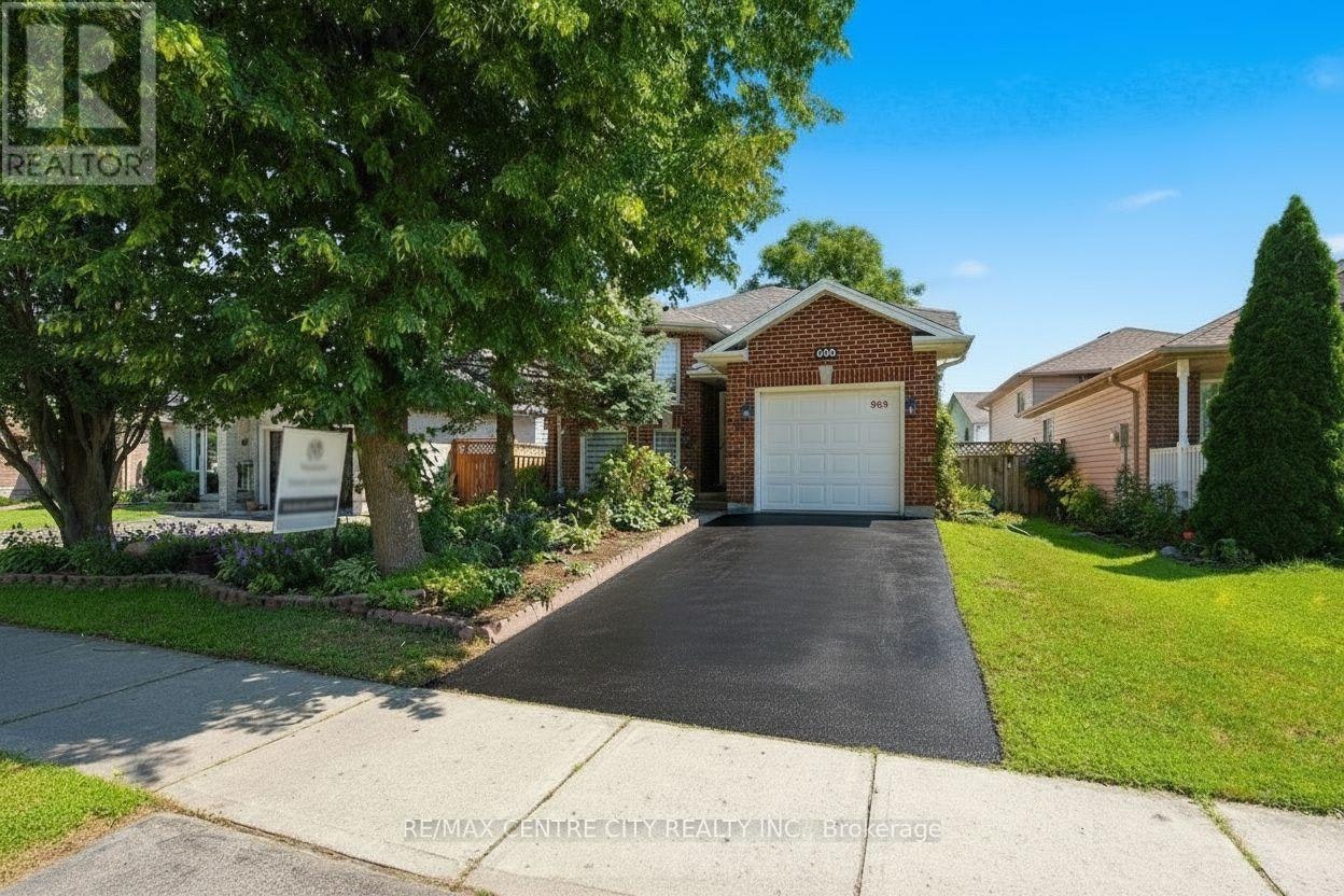 825 Railton Avenue, London, ON, N5V 4W7