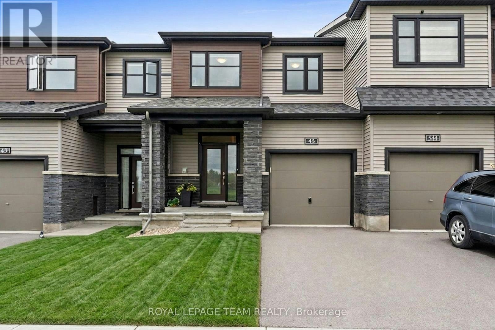 45 Finglas Court, Manotick, ON, K2J 6Y6