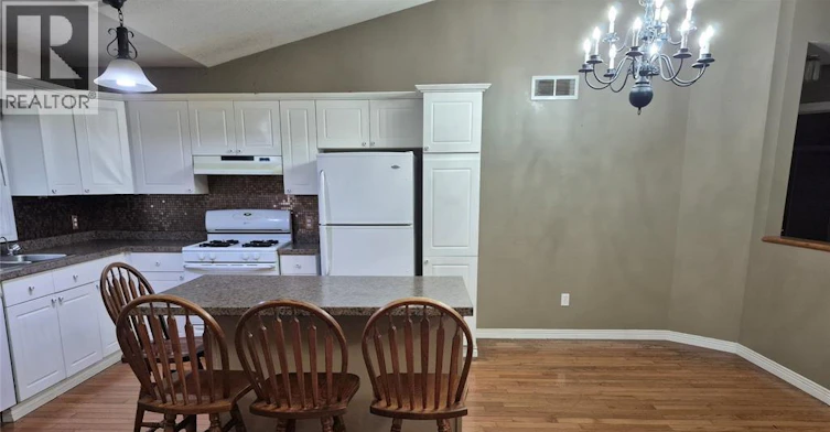590 Montcalm Avenue, Sarnia, ON, N7S 2R3 - 6