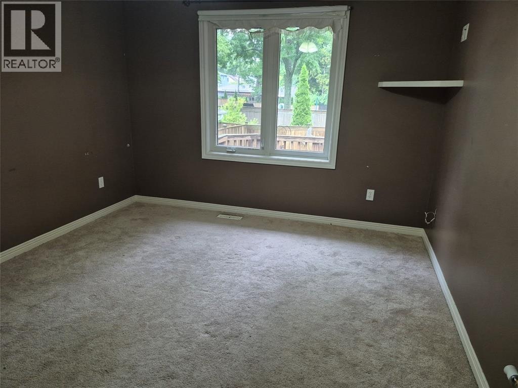 590 Montcalm Avenue, Sarnia, ON, N7S 2R3 - 10