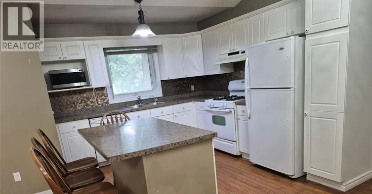 590 Montcalm Avenue, Sarnia, ON, N7S 2R3 - 7