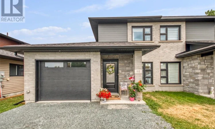 112 Hollybrook Crescent