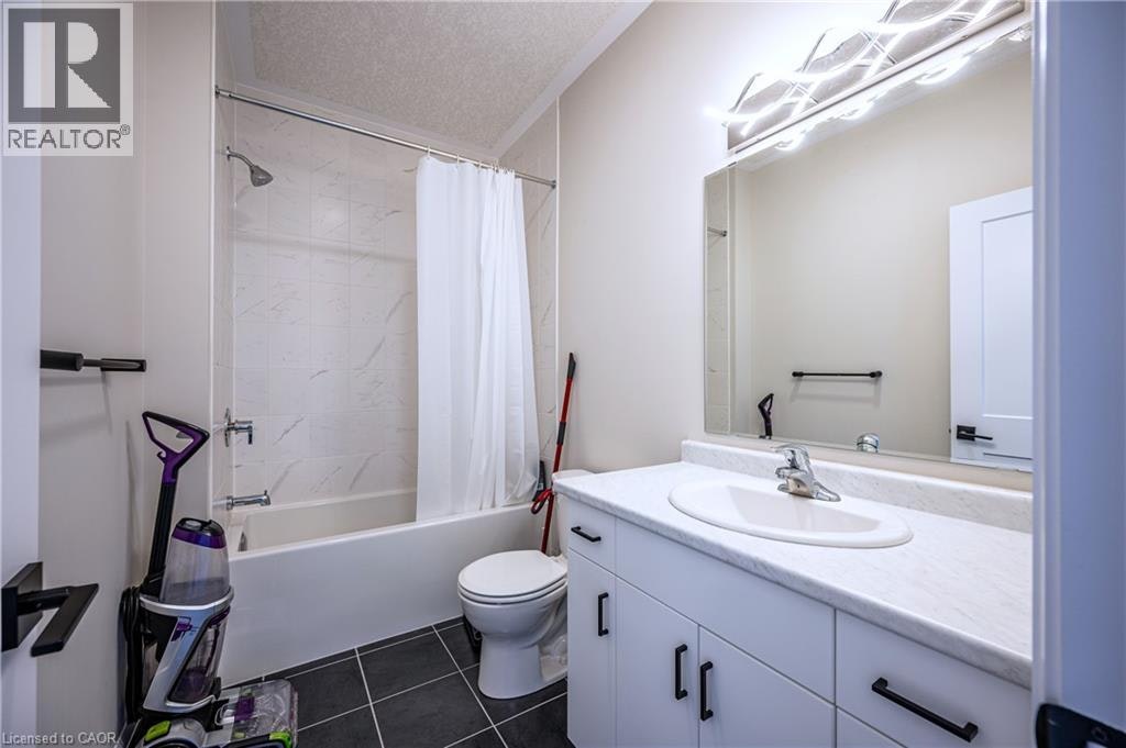 Upper-30 Falconridge Drive, Kitchener, ON, N2K 0G1 - 24