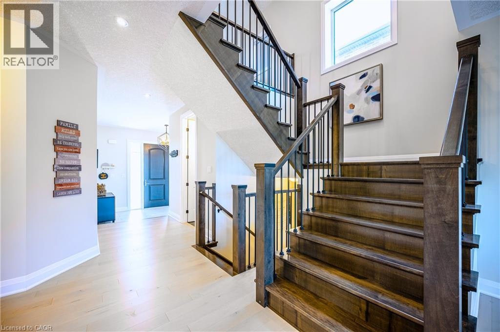 Upper-30 Falconridge Drive, Kitchener, ON, N2K 0G1 - 8