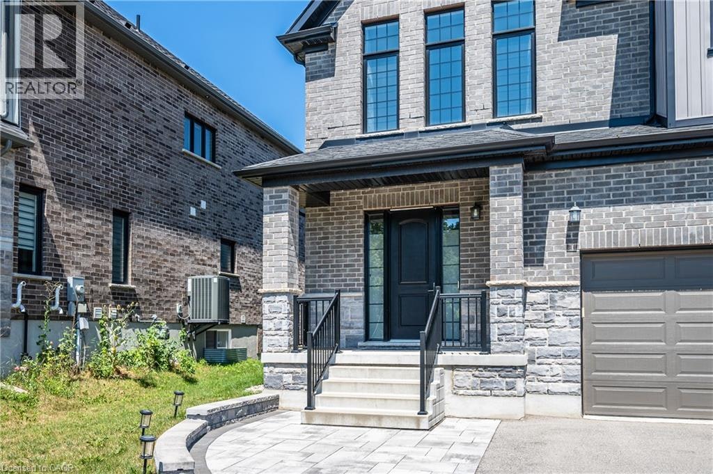 Upper-30 Falconridge Drive, Kitchener, ON, N2K 0G1 - 2