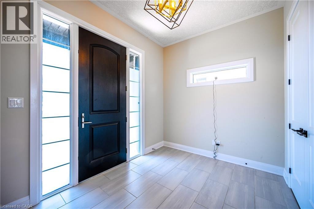 Upper-30 Falconridge Drive, Kitchener, ON, N2K 0G1 - 6