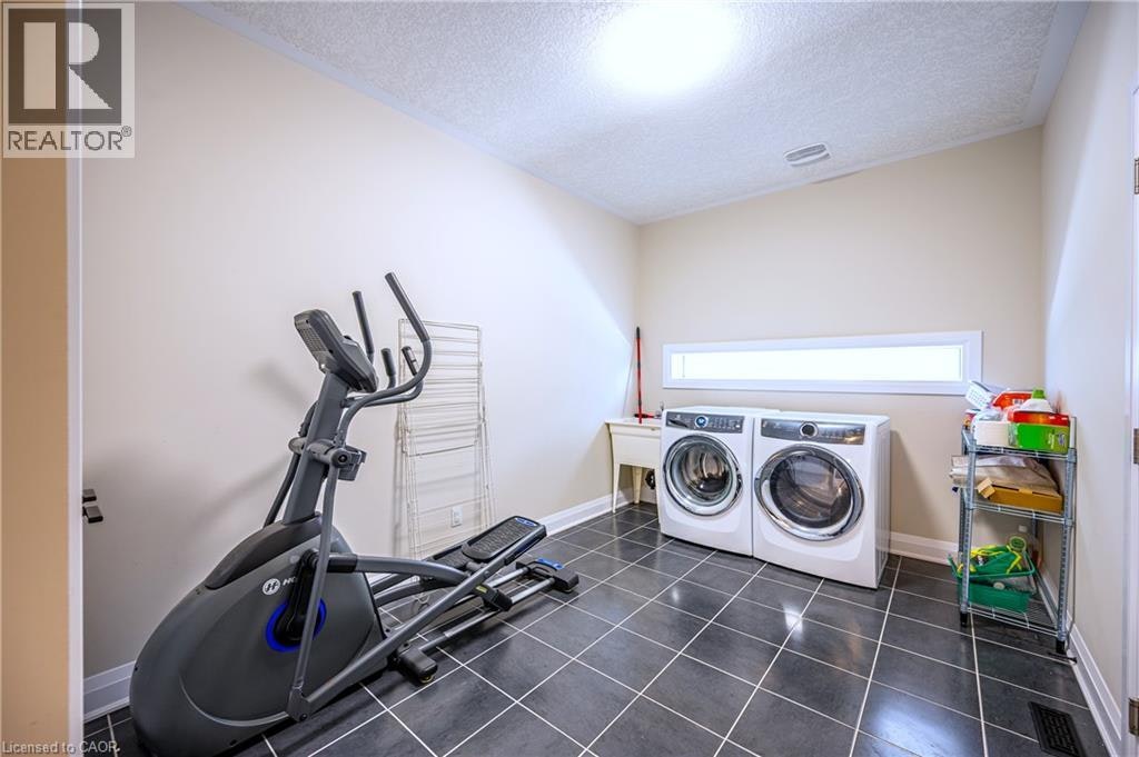 Upper-30 Falconridge Drive, Kitchener, ON, N2K 0G1 - 9