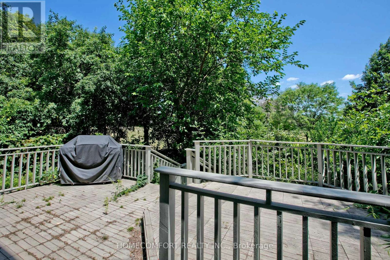 17 Bramble Drive, Toronto, ON, M3B 2E9