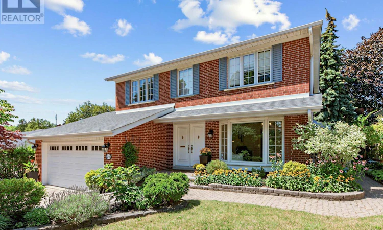 22 Meadowglade Crescent