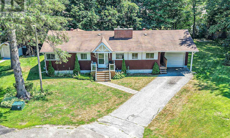 180 Lofty Pines Crescent