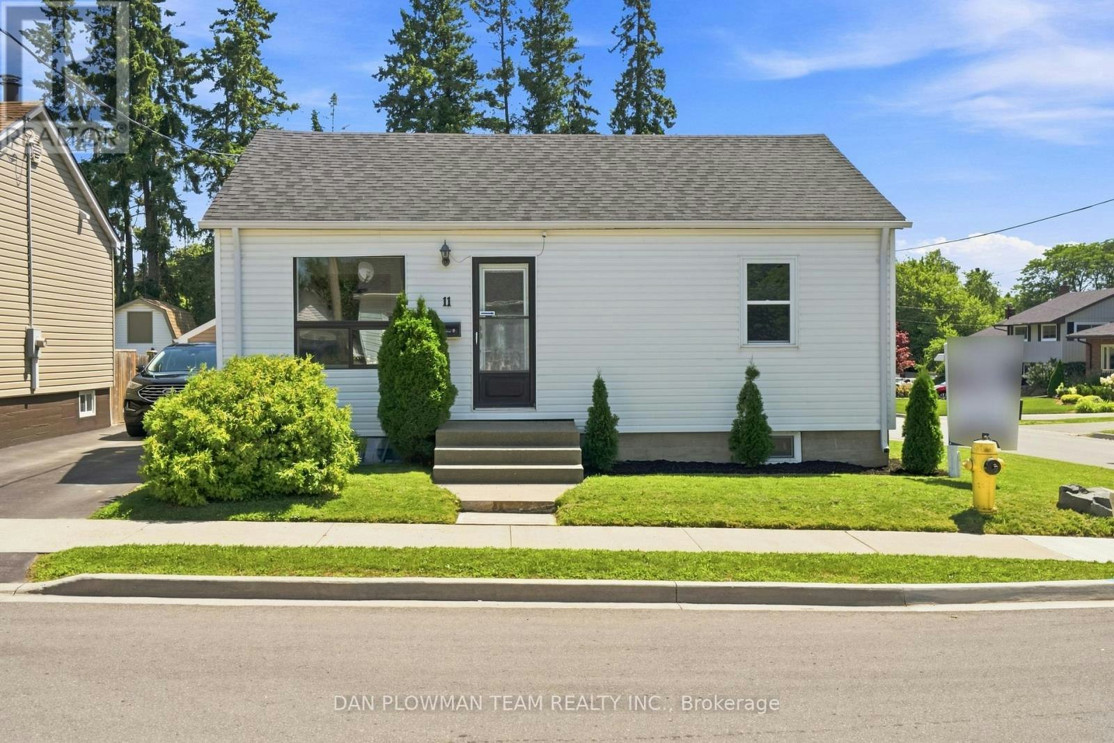 11 Veterans Avenue, Clarington, ON, L1C 2C1