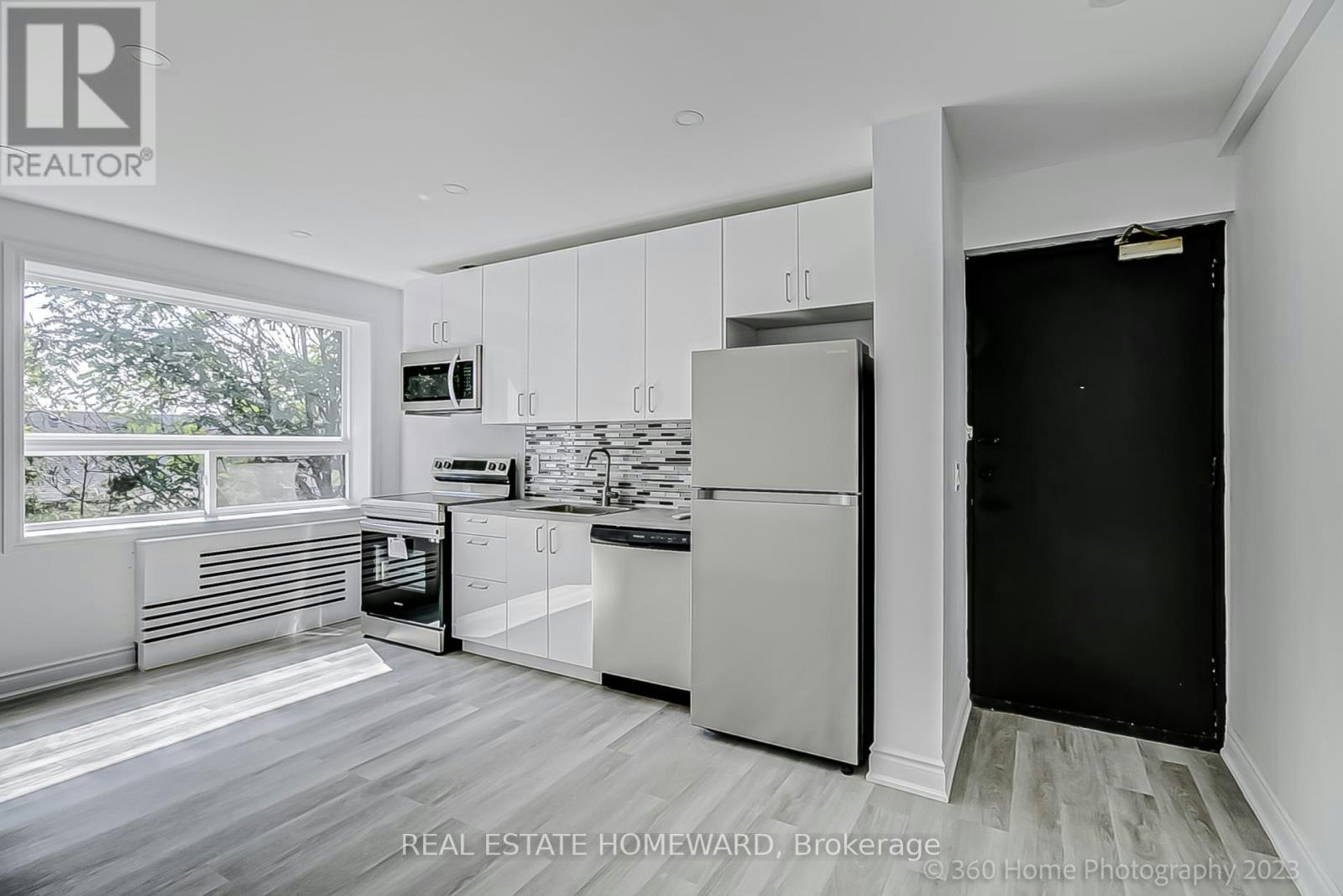 10-419 Woodbine Avenue, Toronto, ON, M4L 3P7 - 4