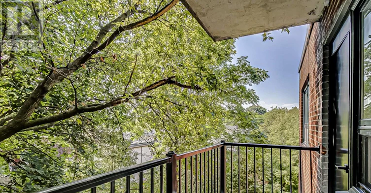 10-419 Woodbine Avenue, Toronto, ON, M4L 3P7 - 3