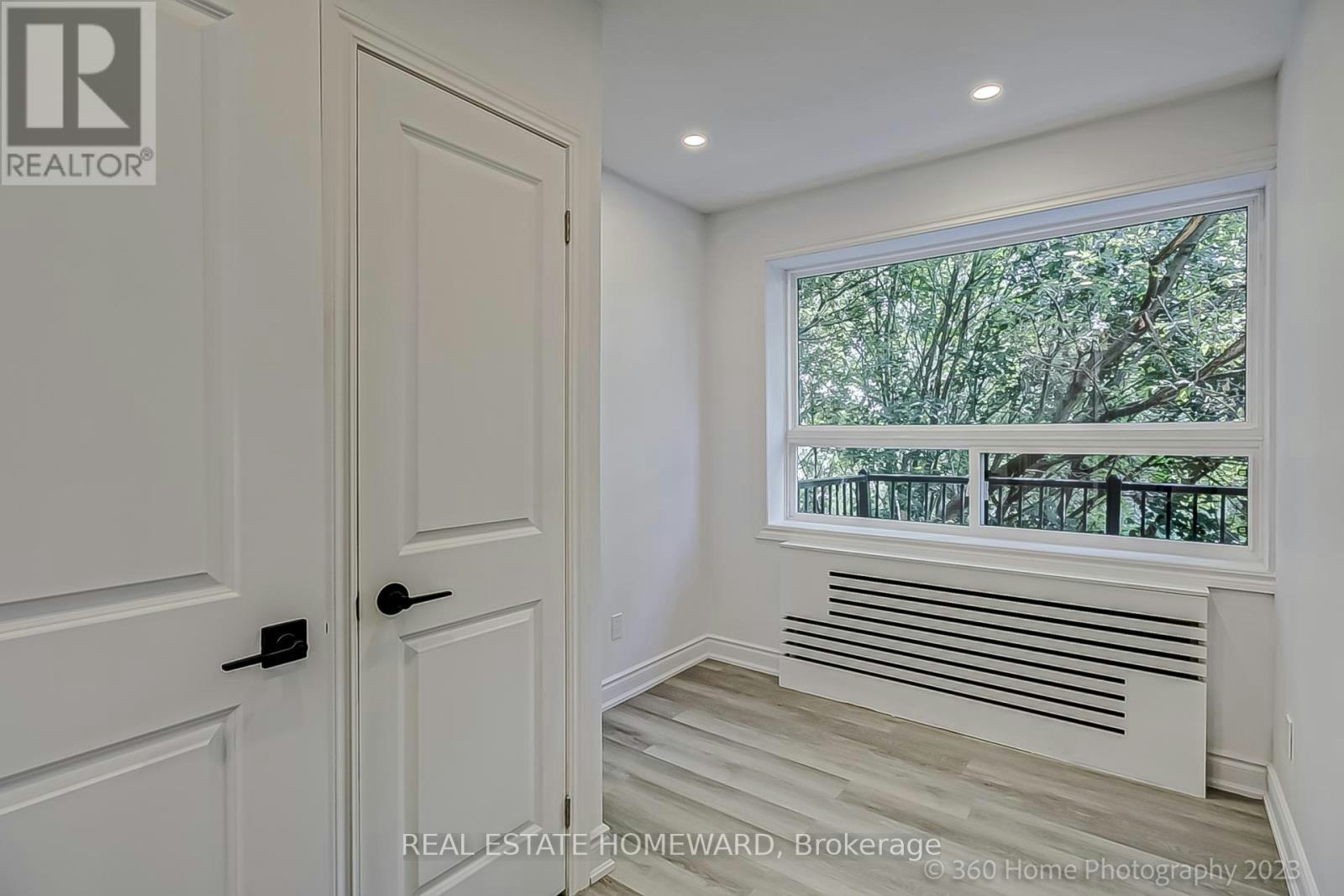 10-419 Woodbine Avenue, Toronto, ON, M4L 3P7 - 12