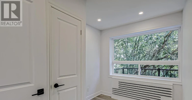 10-419 Woodbine Avenue, Toronto, ON, M4L 3P7 - 12