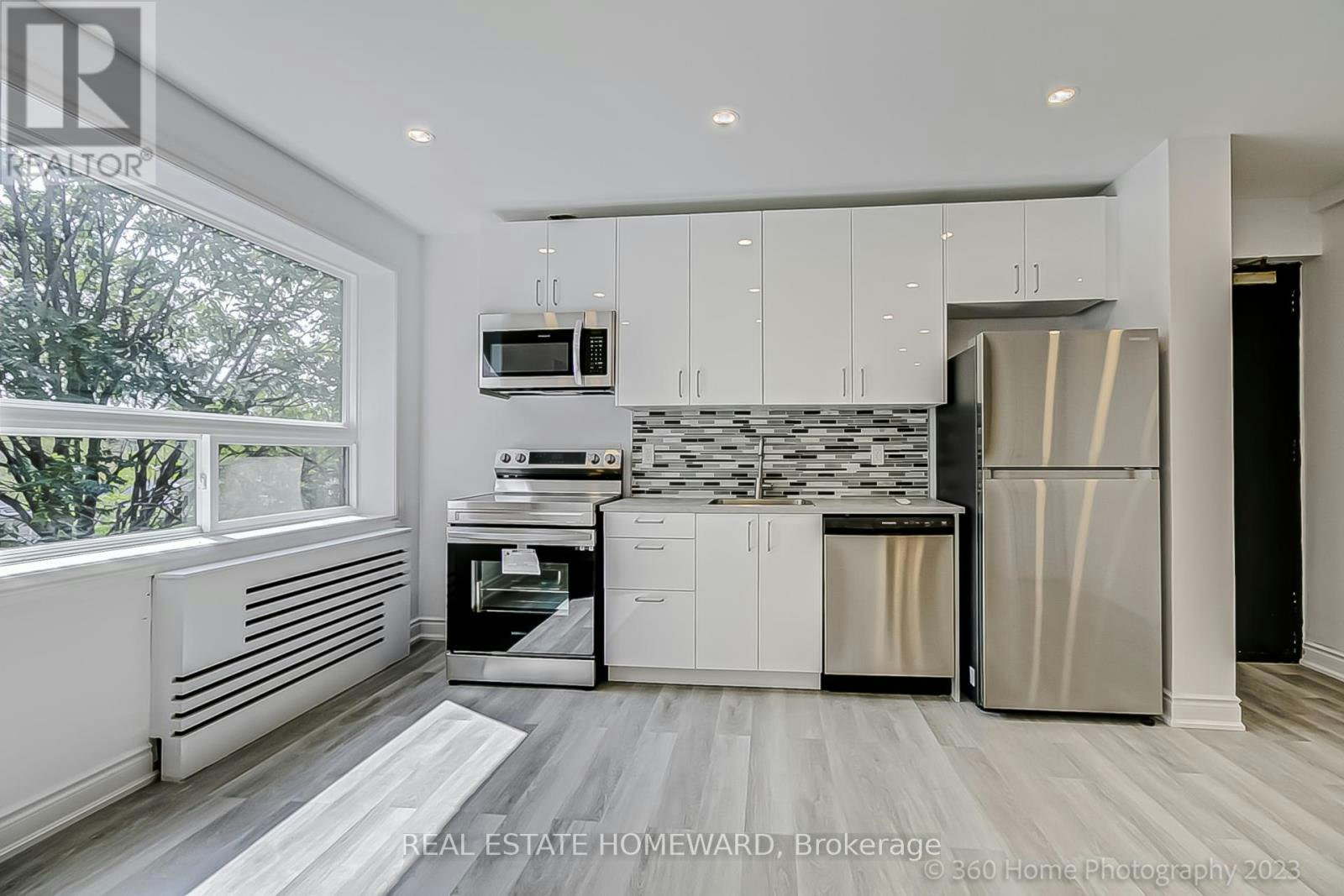 10-419 Woodbine Avenue, Toronto, ON, M4L 3P7 - 18