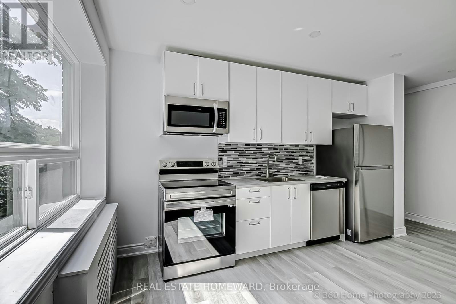 10-419 Woodbine Avenue, Toronto, ON, M4L 3P7 - 5