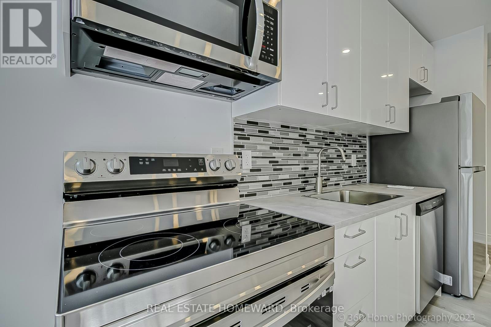 10-419 Woodbine Avenue, Toronto, ON, M4L 3P7 - 19