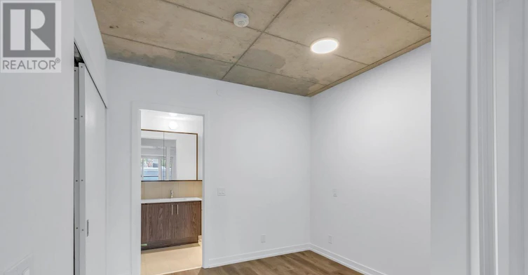 201-115 Larchmount Avenue, Toronto, ON, M4M 2Y6 - 8