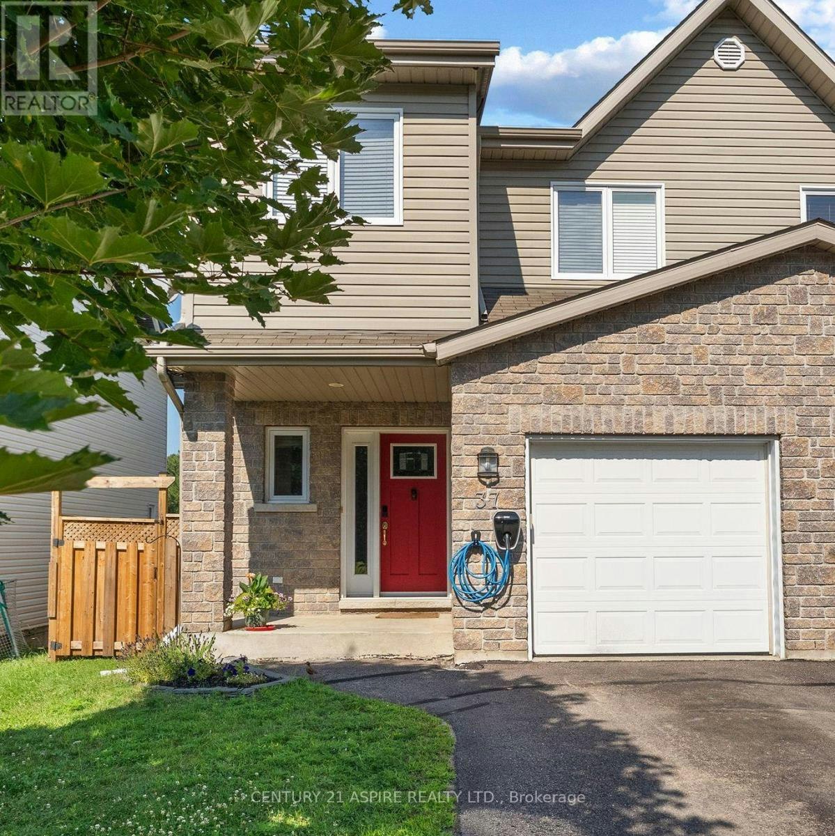 37 Northbrook Road, Petawawa, ON, K8H 3N5