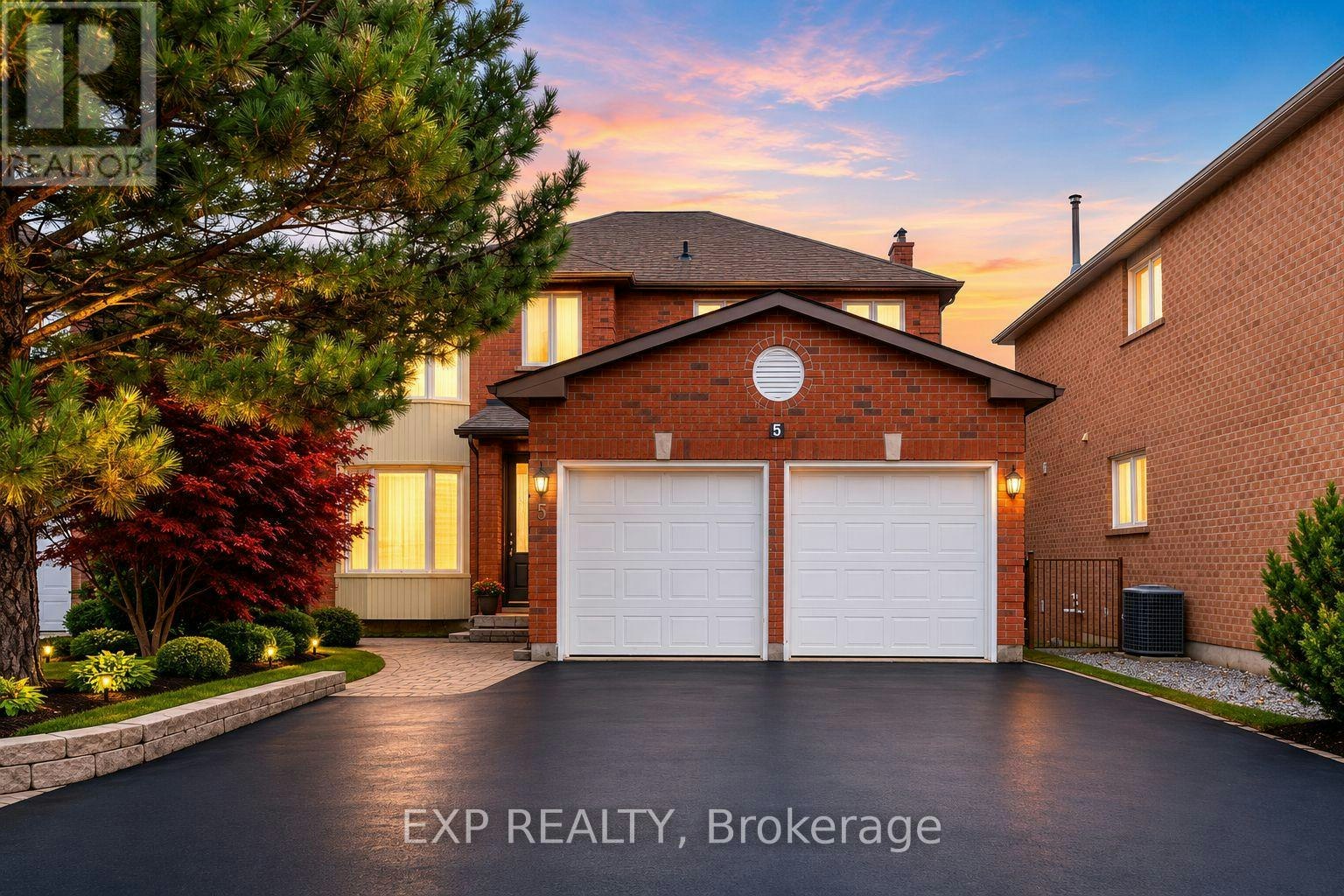 5 Hyde Park Drive