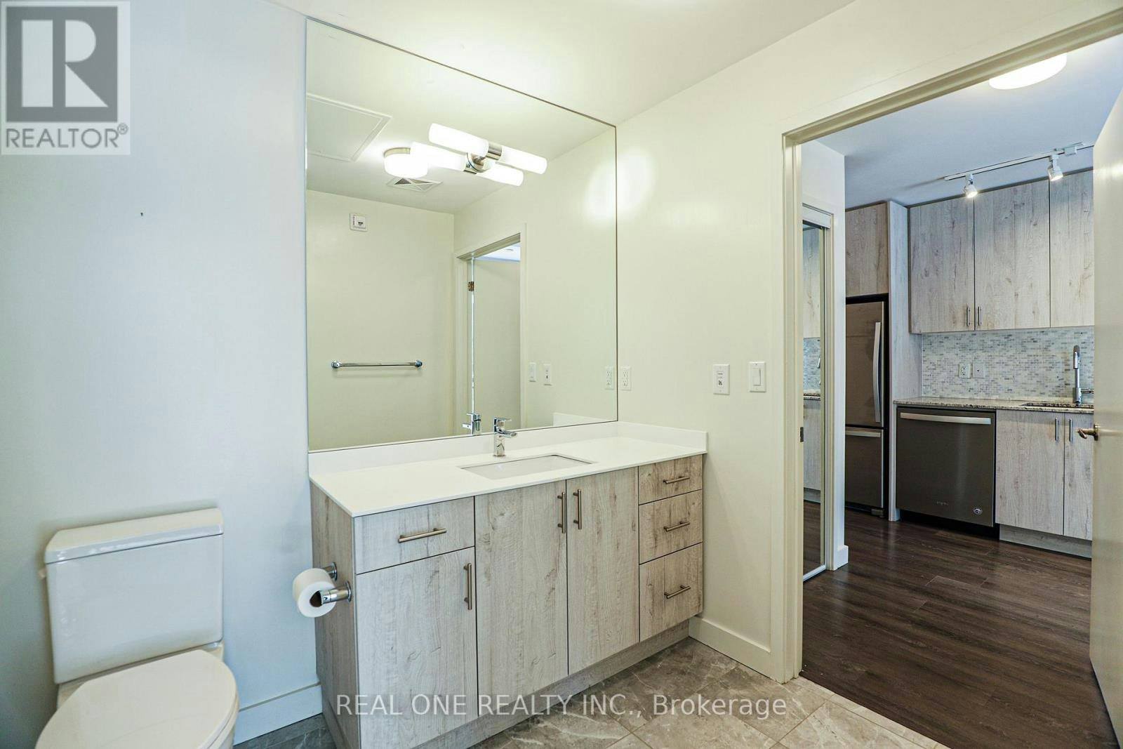 209-150 Sabina Drive, Oakville, ON, L6H 0W3 - 4