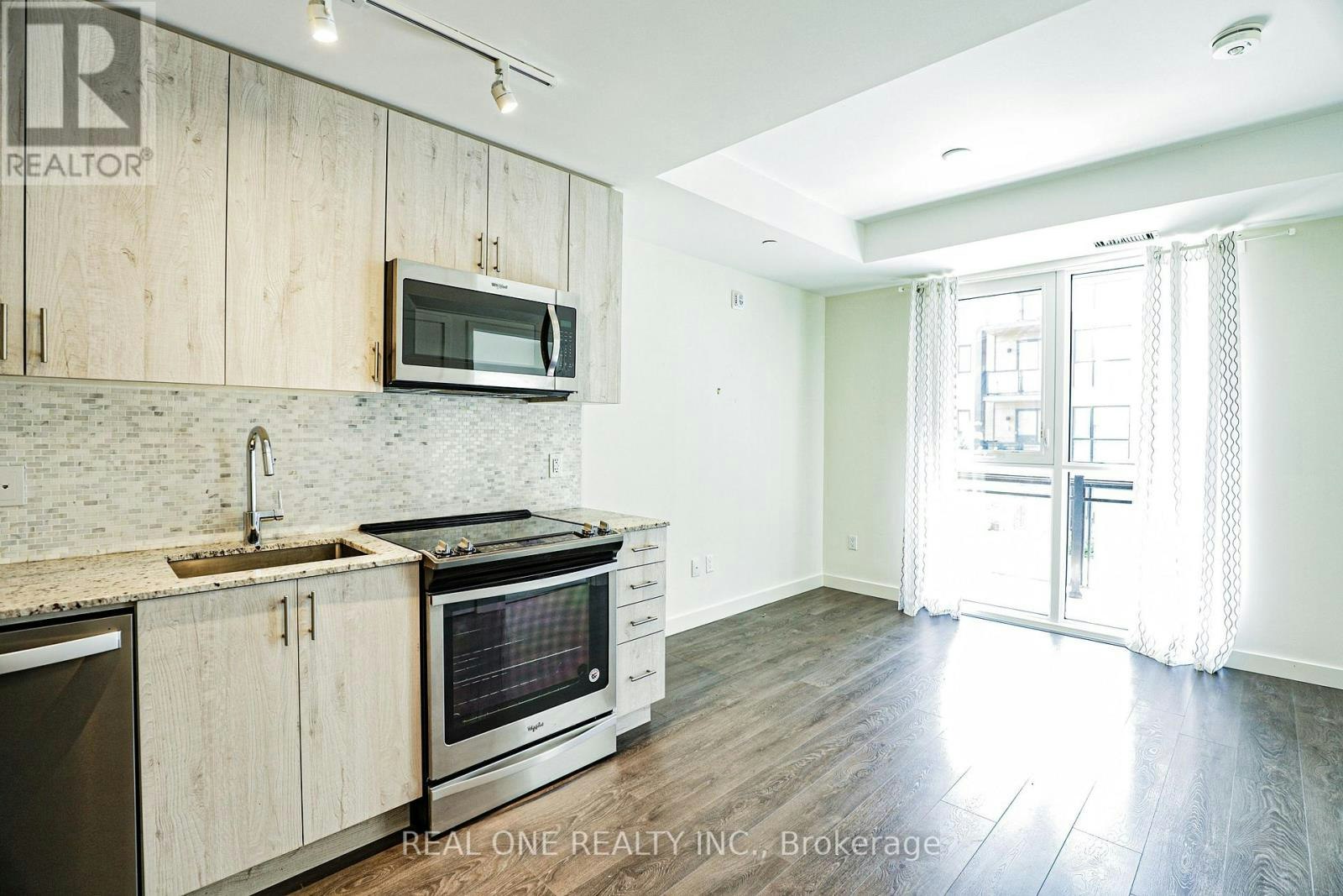 209-150 Sabina Drive, Oakville, ON, L6H 0W3 - 3