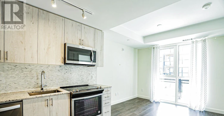 209-150 Sabina Drive, Oakville, ON, L6H 0W3 - 3