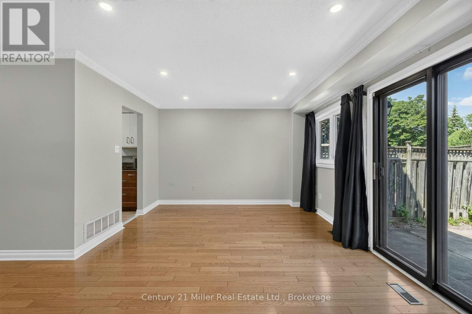 1162 Avondale Drive, Oakville, ON, L6H 5L5 - 9