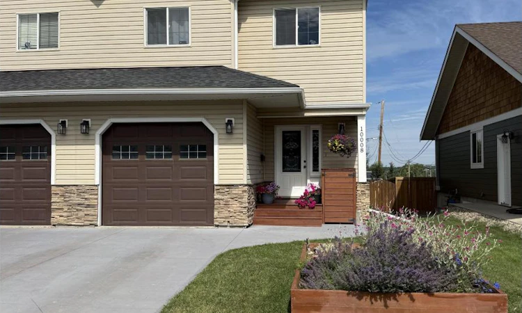 10008 112 Avenue
