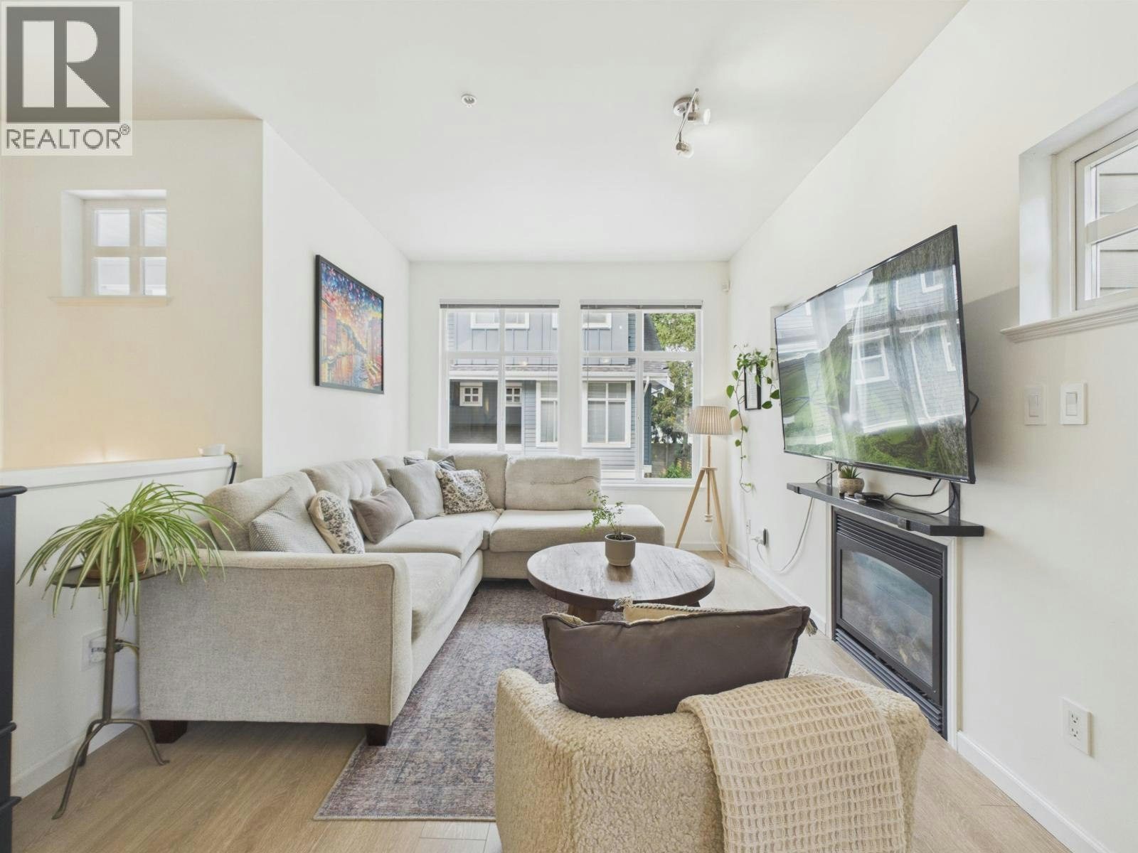 57-935 Ewen Avenue, New Westminster, BC, V3M 0A1