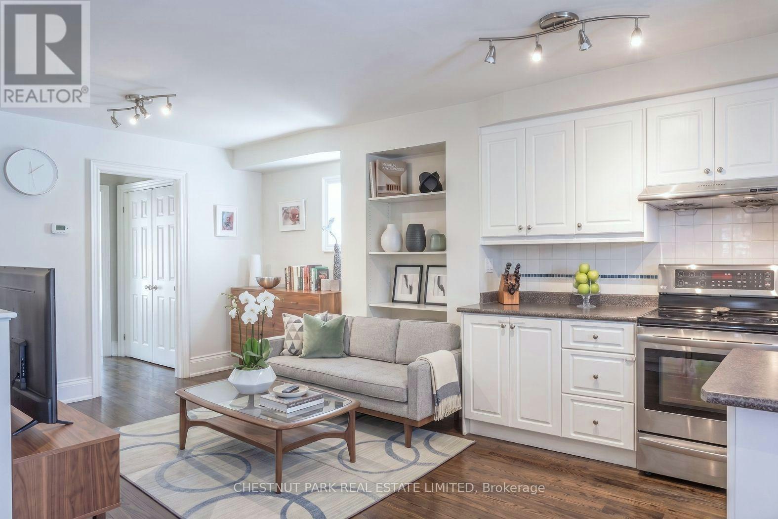 UPPER-340 Keewatin Avenue, Toronto, ON, M4P 2A5 - 3