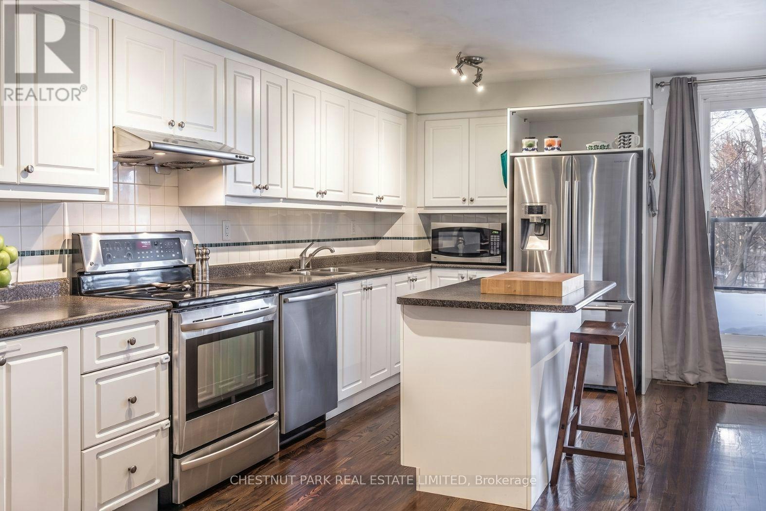 UPPER-340 Keewatin Avenue, Toronto, ON, M4P 2A5 - 2