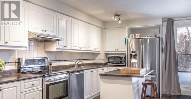 UPPER-340 Keewatin Avenue, Toronto, ON, M4P 2A5 - 2