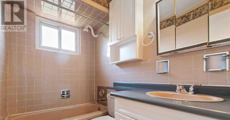 MAIN-15 Walter Avenue, Newmarket, ON, L3Y 2T2 - 11