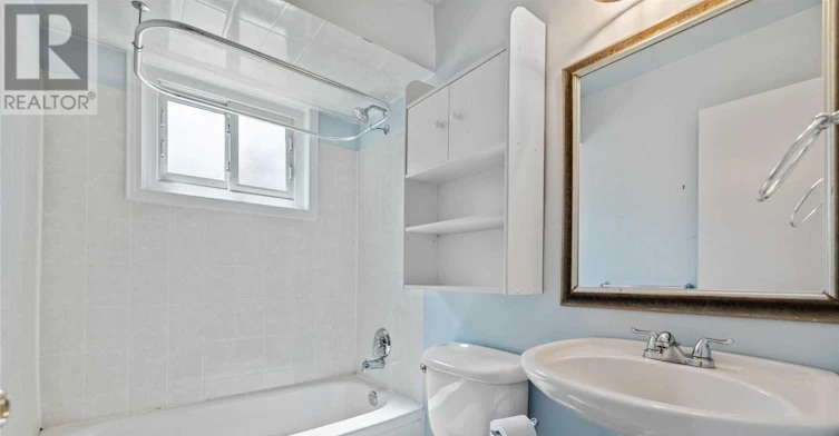 MAIN-15 Walter Avenue, Newmarket, ON, L3Y 2T2 - 12