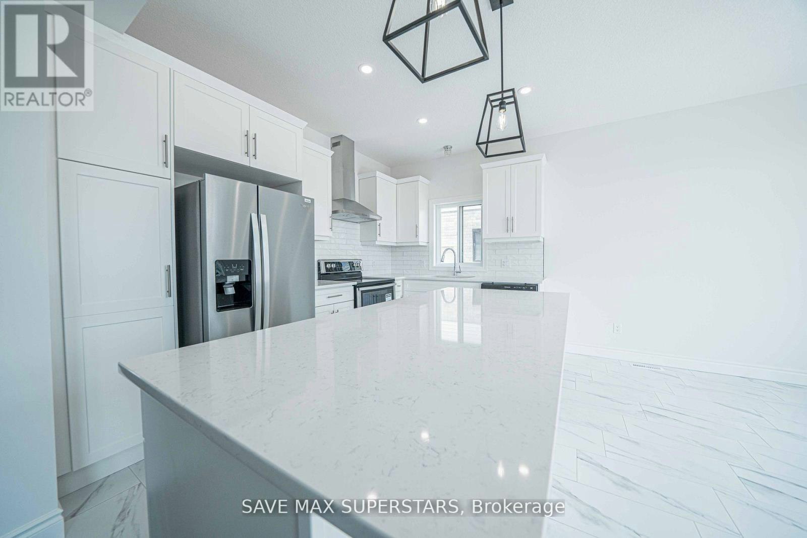 UPPER-201 Roy Mcdonald Drive, London, ON, N6L 0J1 - 11