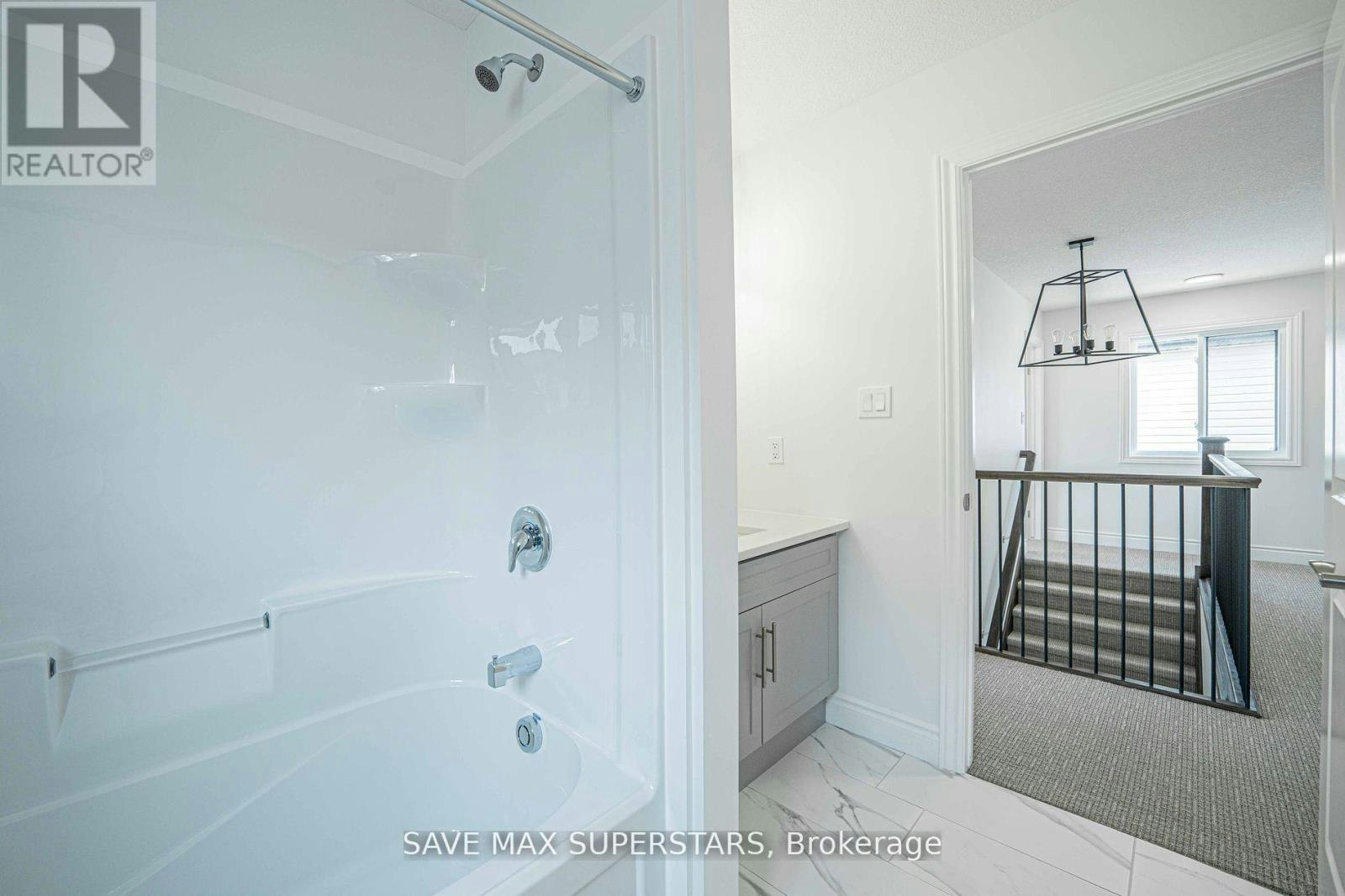 UPPER-201 Roy Mcdonald Drive, London, ON, N6L 0J1 - 33